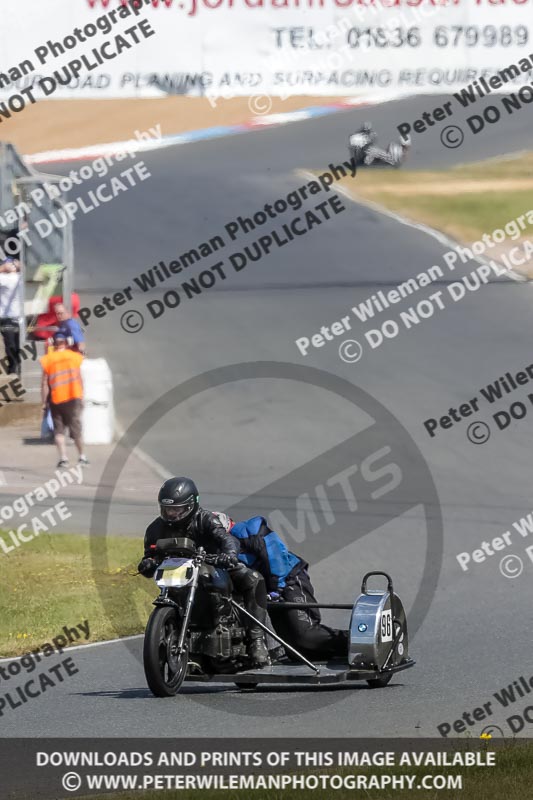 Vintage motorcycle club;eventdigitalimages;mallory park;mallory park trackday photographs;no limits trackdays;peter wileman photography;trackday digital images;trackday photos;vmcc festival 1000 bikes photographs