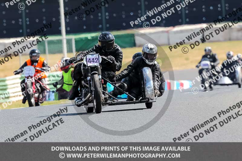 Vintage motorcycle club;eventdigitalimages;mallory park;mallory park trackday photographs;no limits trackdays;peter wileman photography;trackday digital images;trackday photos;vmcc festival 1000 bikes photographs