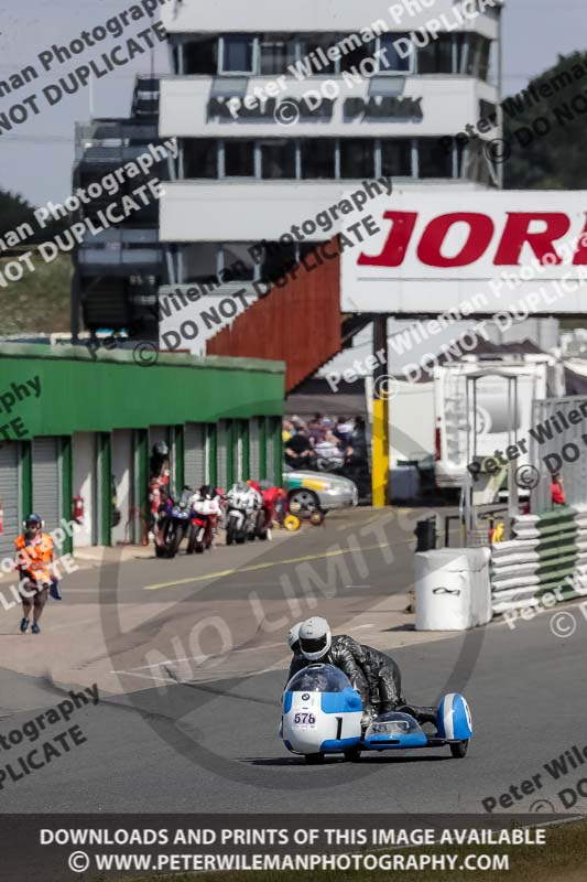 Vintage motorcycle club;eventdigitalimages;mallory park;mallory park trackday photographs;no limits trackdays;peter wileman photography;trackday digital images;trackday photos;vmcc festival 1000 bikes photographs