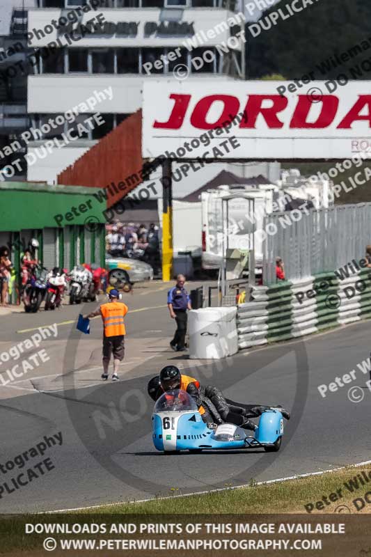 Vintage motorcycle club;eventdigitalimages;mallory park;mallory park trackday photographs;no limits trackdays;peter wileman photography;trackday digital images;trackday photos;vmcc festival 1000 bikes photographs