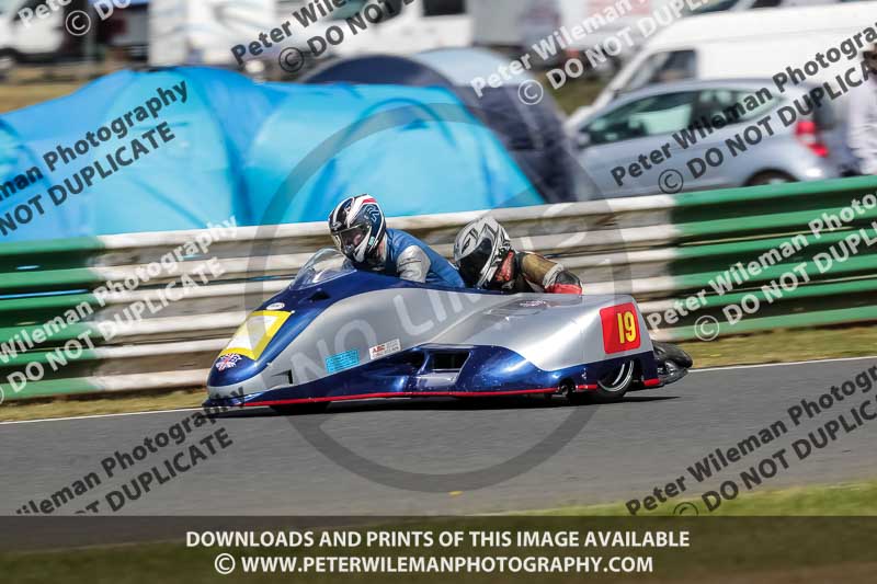 Vintage motorcycle club;eventdigitalimages;mallory park;mallory park trackday photographs;no limits trackdays;peter wileman photography;trackday digital images;trackday photos;vmcc festival 1000 bikes photographs