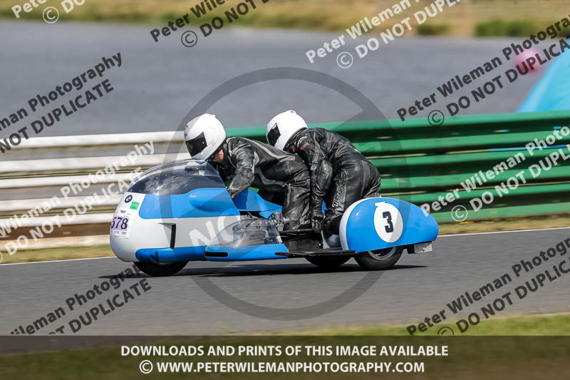 Vintage motorcycle club;eventdigitalimages;mallory park;mallory park trackday photographs;no limits trackdays;peter wileman photography;trackday digital images;trackday photos;vmcc festival 1000 bikes photographs