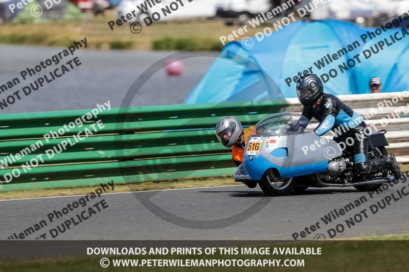 Vintage motorcycle club;eventdigitalimages;mallory park;mallory park trackday photographs;no limits trackdays;peter wileman photography;trackday digital images;trackday photos;vmcc festival 1000 bikes photographs