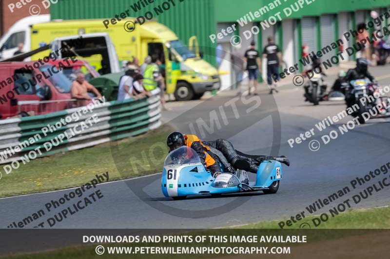 Vintage motorcycle club;eventdigitalimages;mallory park;mallory park trackday photographs;no limits trackdays;peter wileman photography;trackday digital images;trackday photos;vmcc festival 1000 bikes photographs