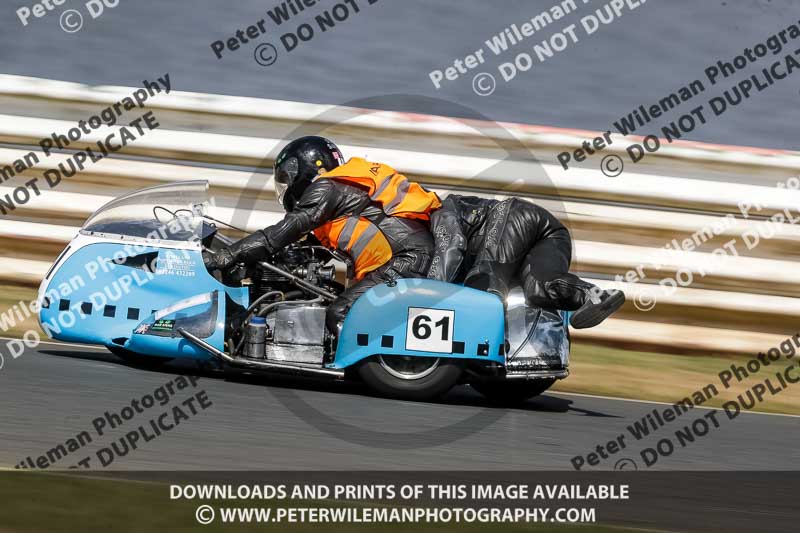 Vintage motorcycle club;eventdigitalimages;mallory park;mallory park trackday photographs;no limits trackdays;peter wileman photography;trackday digital images;trackday photos;vmcc festival 1000 bikes photographs