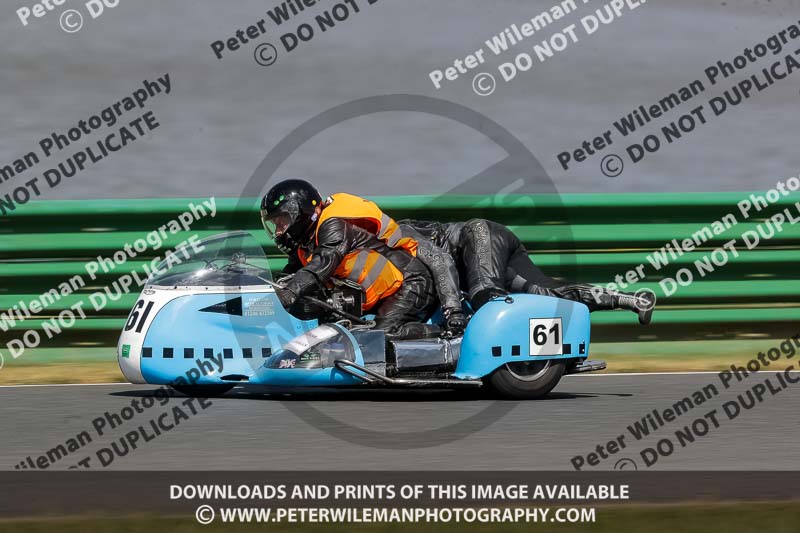 Vintage motorcycle club;eventdigitalimages;mallory park;mallory park trackday photographs;no limits trackdays;peter wileman photography;trackday digital images;trackday photos;vmcc festival 1000 bikes photographs