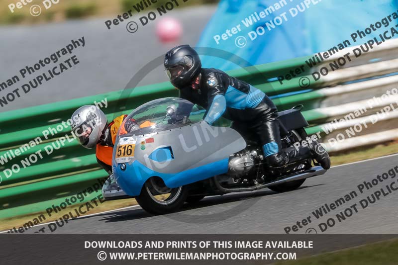 Vintage motorcycle club;eventdigitalimages;mallory park;mallory park trackday photographs;no limits trackdays;peter wileman photography;trackday digital images;trackday photos;vmcc festival 1000 bikes photographs