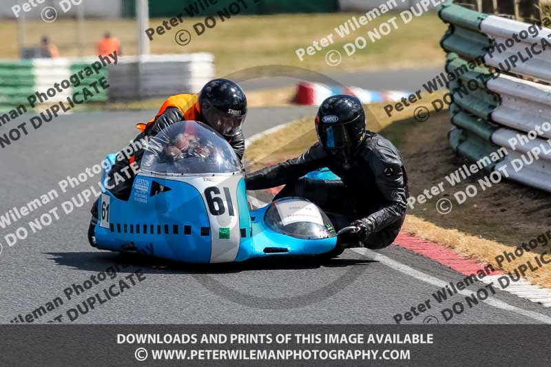 Vintage motorcycle club;eventdigitalimages;mallory park;mallory park trackday photographs;no limits trackdays;peter wileman photography;trackday digital images;trackday photos;vmcc festival 1000 bikes photographs