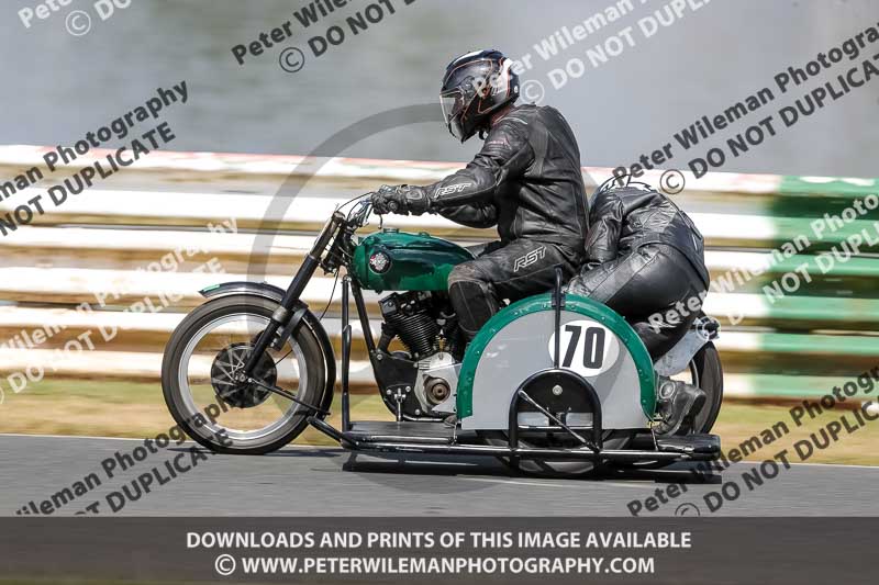 Vintage motorcycle club;eventdigitalimages;mallory park;mallory park trackday photographs;no limits trackdays;peter wileman photography;trackday digital images;trackday photos;vmcc festival 1000 bikes photographs