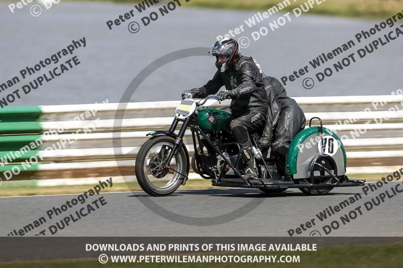 Vintage motorcycle club;eventdigitalimages;mallory park;mallory park trackday photographs;no limits trackdays;peter wileman photography;trackday digital images;trackday photos;vmcc festival 1000 bikes photographs