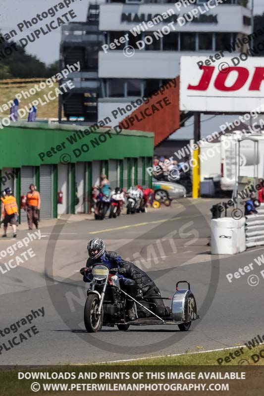 Vintage motorcycle club;eventdigitalimages;mallory park;mallory park trackday photographs;no limits trackdays;peter wileman photography;trackday digital images;trackday photos;vmcc festival 1000 bikes photographs