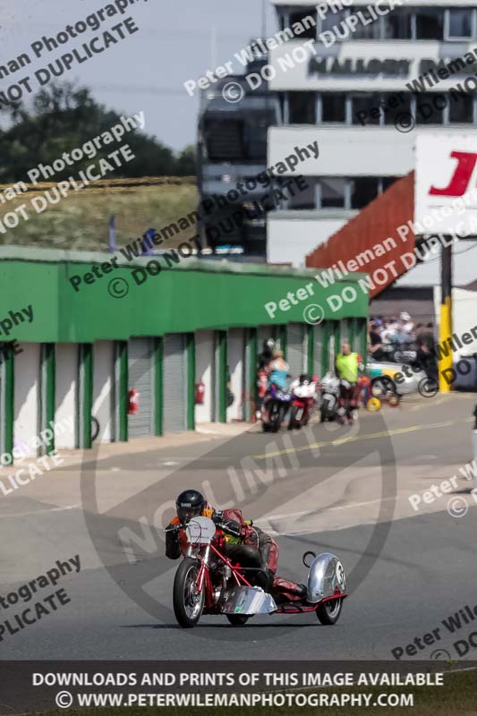 Vintage motorcycle club;eventdigitalimages;mallory park;mallory park trackday photographs;no limits trackdays;peter wileman photography;trackday digital images;trackday photos;vmcc festival 1000 bikes photographs