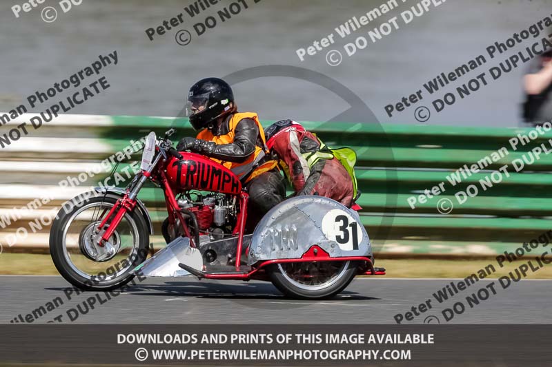 Vintage motorcycle club;eventdigitalimages;mallory park;mallory park trackday photographs;no limits trackdays;peter wileman photography;trackday digital images;trackday photos;vmcc festival 1000 bikes photographs