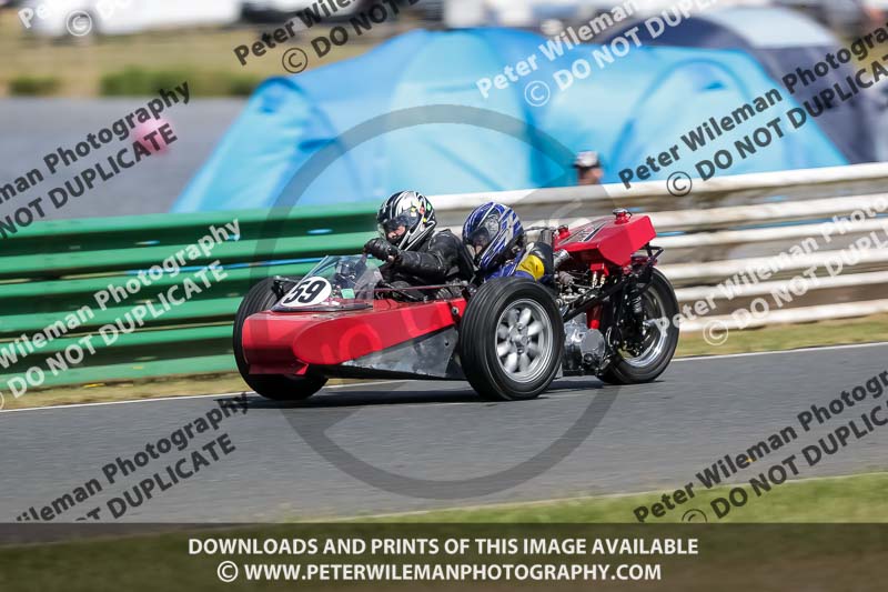 Vintage motorcycle club;eventdigitalimages;mallory park;mallory park trackday photographs;no limits trackdays;peter wileman photography;trackday digital images;trackday photos;vmcc festival 1000 bikes photographs