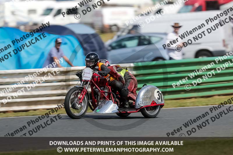 Vintage motorcycle club;eventdigitalimages;mallory park;mallory park trackday photographs;no limits trackdays;peter wileman photography;trackday digital images;trackday photos;vmcc festival 1000 bikes photographs