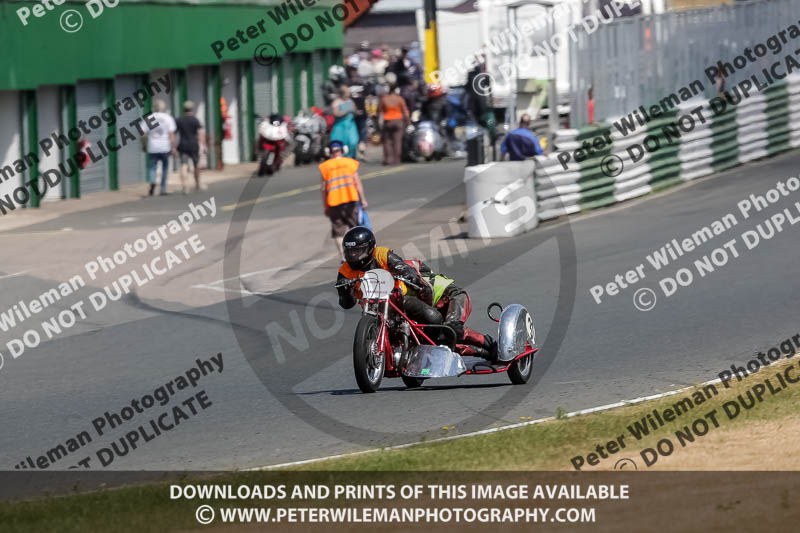 Vintage motorcycle club;eventdigitalimages;mallory park;mallory park trackday photographs;no limits trackdays;peter wileman photography;trackday digital images;trackday photos;vmcc festival 1000 bikes photographs