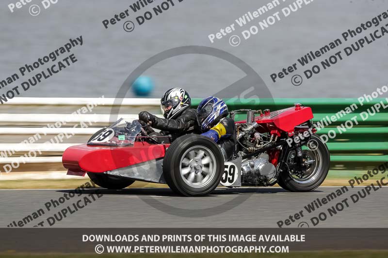 Vintage motorcycle club;eventdigitalimages;mallory park;mallory park trackday photographs;no limits trackdays;peter wileman photography;trackday digital images;trackday photos;vmcc festival 1000 bikes photographs