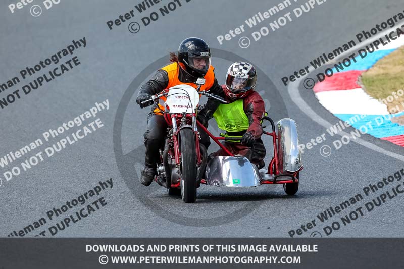 Vintage motorcycle club;eventdigitalimages;mallory park;mallory park trackday photographs;no limits trackdays;peter wileman photography;trackday digital images;trackday photos;vmcc festival 1000 bikes photographs