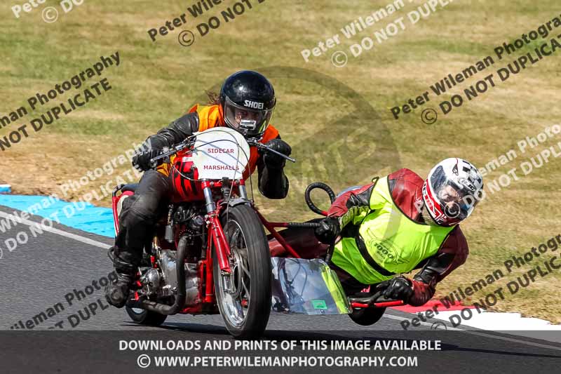 Vintage motorcycle club;eventdigitalimages;mallory park;mallory park trackday photographs;no limits trackdays;peter wileman photography;trackday digital images;trackday photos;vmcc festival 1000 bikes photographs