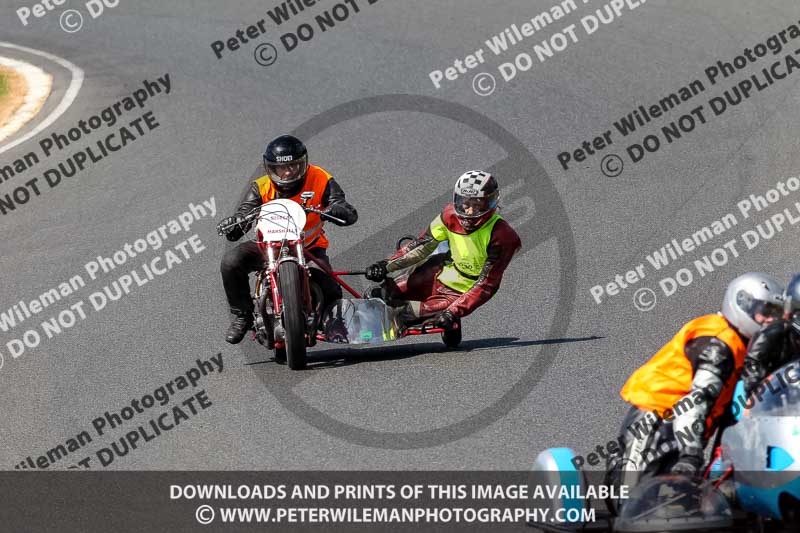 Vintage motorcycle club;eventdigitalimages;mallory park;mallory park trackday photographs;no limits trackdays;peter wileman photography;trackday digital images;trackday photos;vmcc festival 1000 bikes photographs