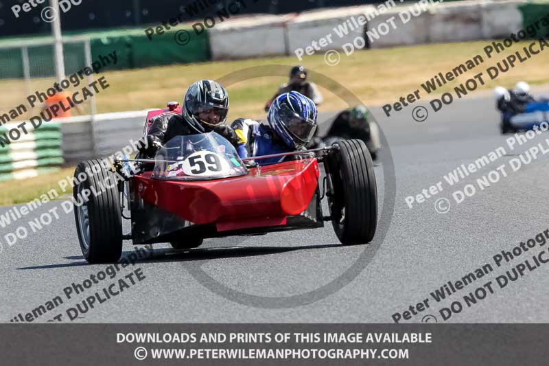 Vintage motorcycle club;eventdigitalimages;mallory park;mallory park trackday photographs;no limits trackdays;peter wileman photography;trackday digital images;trackday photos;vmcc festival 1000 bikes photographs