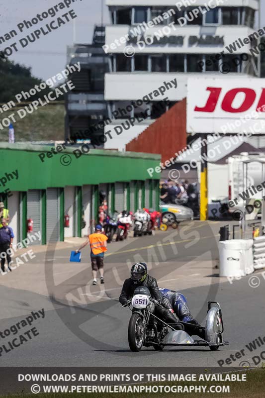 Vintage motorcycle club;eventdigitalimages;mallory park;mallory park trackday photographs;no limits trackdays;peter wileman photography;trackday digital images;trackday photos;vmcc festival 1000 bikes photographs