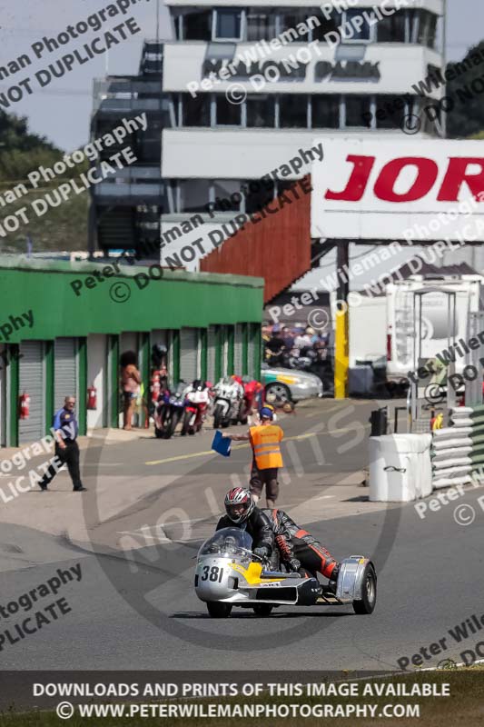 Vintage motorcycle club;eventdigitalimages;mallory park;mallory park trackday photographs;no limits trackdays;peter wileman photography;trackday digital images;trackday photos;vmcc festival 1000 bikes photographs