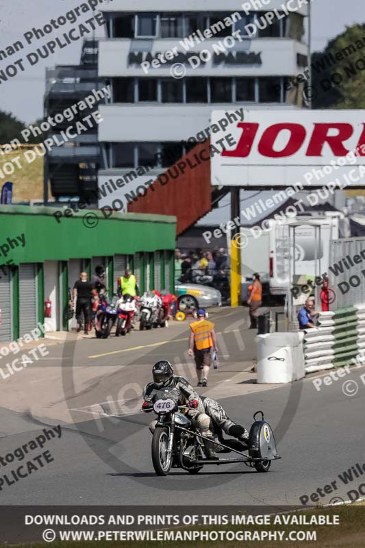 Vintage motorcycle club;eventdigitalimages;mallory park;mallory park trackday photographs;no limits trackdays;peter wileman photography;trackday digital images;trackday photos;vmcc festival 1000 bikes photographs