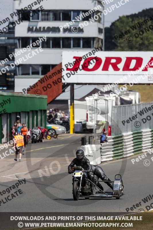 Vintage motorcycle club;eventdigitalimages;mallory park;mallory park trackday photographs;no limits trackdays;peter wileman photography;trackday digital images;trackday photos;vmcc festival 1000 bikes photographs