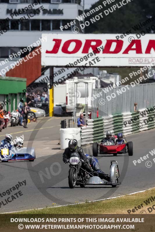 Vintage motorcycle club;eventdigitalimages;mallory park;mallory park trackday photographs;no limits trackdays;peter wileman photography;trackday digital images;trackday photos;vmcc festival 1000 bikes photographs