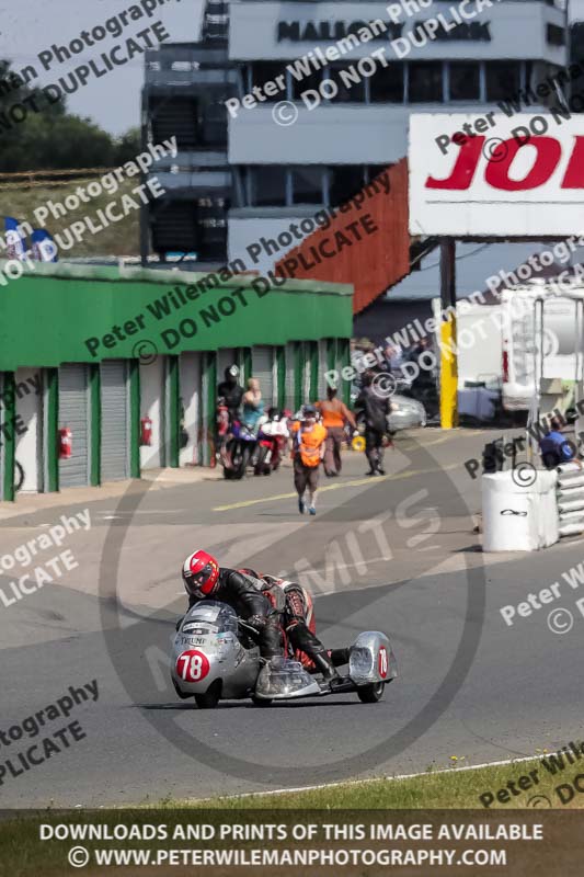 Vintage motorcycle club;eventdigitalimages;mallory park;mallory park trackday photographs;no limits trackdays;peter wileman photography;trackday digital images;trackday photos;vmcc festival 1000 bikes photographs