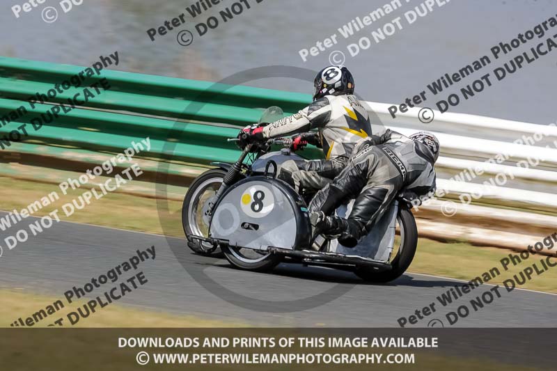 Vintage motorcycle club;eventdigitalimages;mallory park;mallory park trackday photographs;no limits trackdays;peter wileman photography;trackday digital images;trackday photos;vmcc festival 1000 bikes photographs