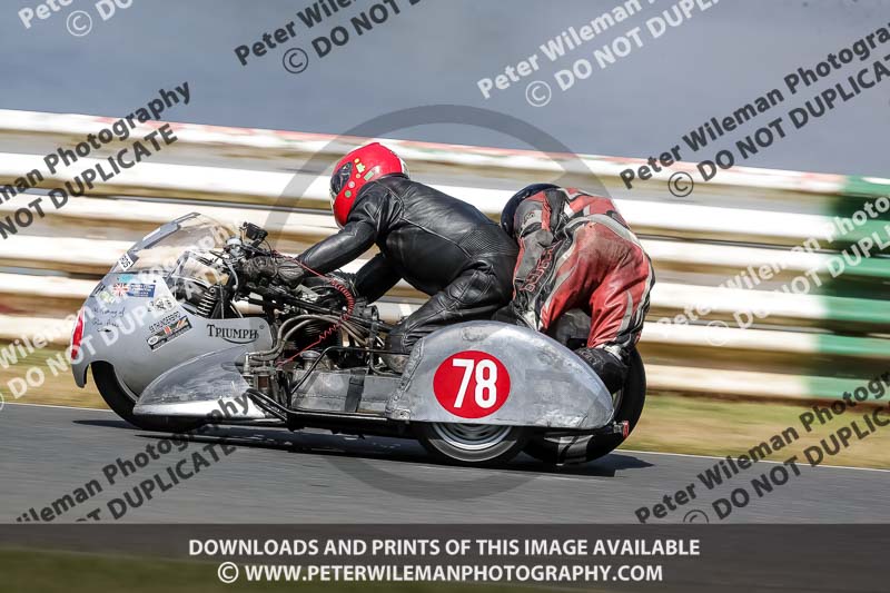 Vintage motorcycle club;eventdigitalimages;mallory park;mallory park trackday photographs;no limits trackdays;peter wileman photography;trackday digital images;trackday photos;vmcc festival 1000 bikes photographs