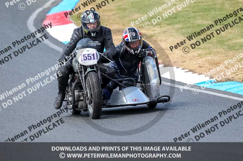 Vintage motorcycle club;eventdigitalimages;mallory park;mallory park trackday photographs;no limits trackdays;peter wileman photography;trackday digital images;trackday photos;vmcc festival 1000 bikes photographs