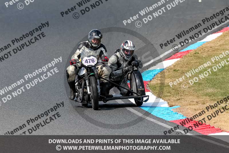 Vintage motorcycle club;eventdigitalimages;mallory park;mallory park trackday photographs;no limits trackdays;peter wileman photography;trackday digital images;trackday photos;vmcc festival 1000 bikes photographs