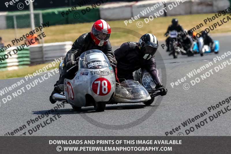 Vintage motorcycle club;eventdigitalimages;mallory park;mallory park trackday photographs;no limits trackdays;peter wileman photography;trackday digital images;trackday photos;vmcc festival 1000 bikes photographs