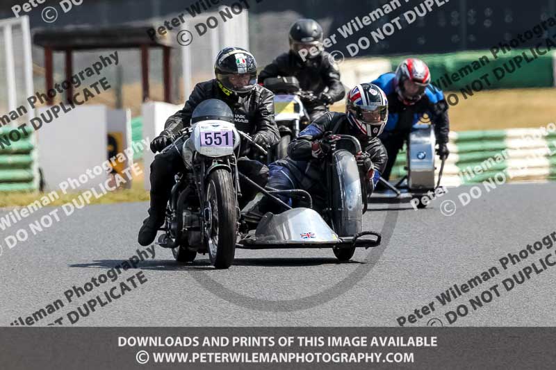 Vintage motorcycle club;eventdigitalimages;mallory park;mallory park trackday photographs;no limits trackdays;peter wileman photography;trackday digital images;trackday photos;vmcc festival 1000 bikes photographs