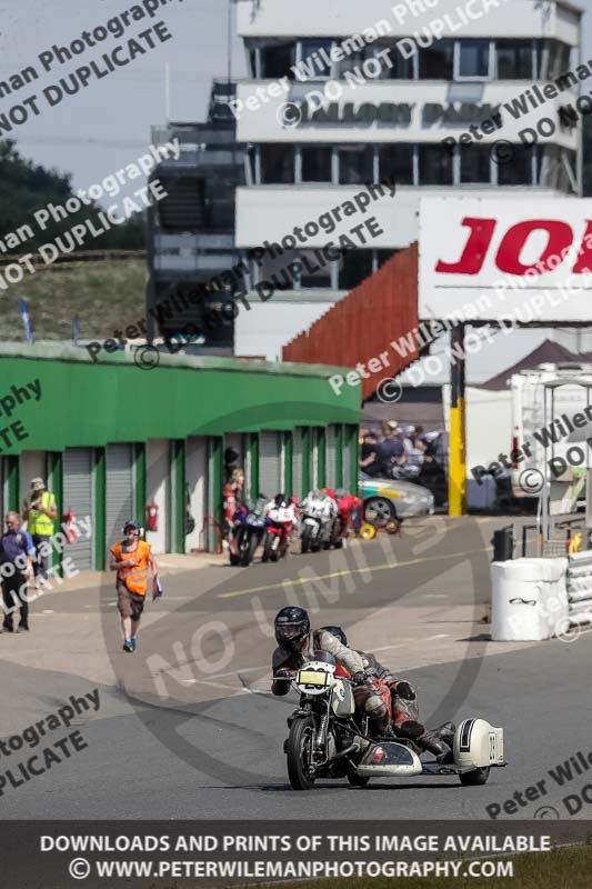 Vintage motorcycle club;eventdigitalimages;mallory park;mallory park trackday photographs;no limits trackdays;peter wileman photography;trackday digital images;trackday photos;vmcc festival 1000 bikes photographs