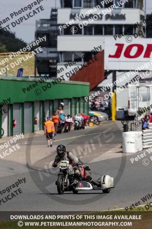 Vintage motorcycle club;eventdigitalimages;mallory park;mallory park trackday photographs;no limits trackdays;peter wileman photography;trackday digital images;trackday photos;vmcc festival 1000 bikes photographs