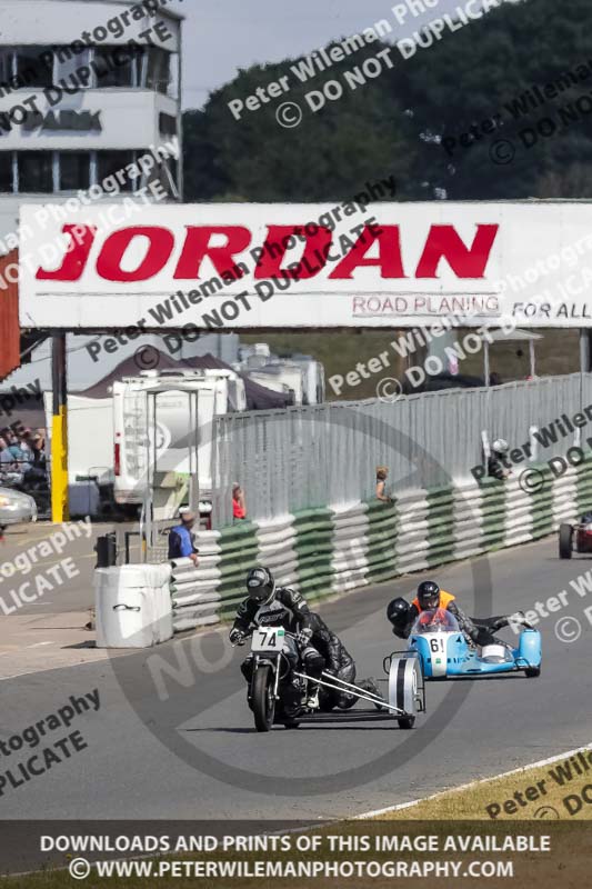 Vintage motorcycle club;eventdigitalimages;mallory park;mallory park trackday photographs;no limits trackdays;peter wileman photography;trackday digital images;trackday photos;vmcc festival 1000 bikes photographs