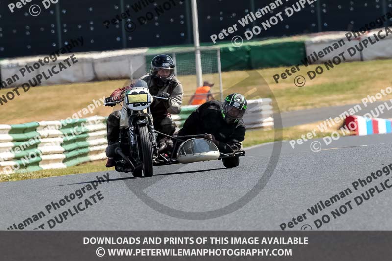 Vintage motorcycle club;eventdigitalimages;mallory park;mallory park trackday photographs;no limits trackdays;peter wileman photography;trackday digital images;trackday photos;vmcc festival 1000 bikes photographs