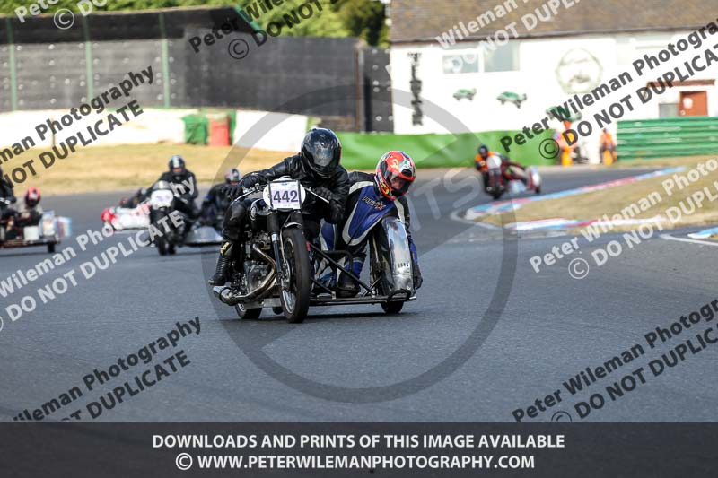 Vintage motorcycle club;eventdigitalimages;mallory park;mallory park trackday photographs;no limits trackdays;peter wileman photography;trackday digital images;trackday photos;vmcc festival 1000 bikes photographs