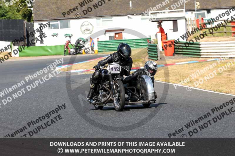 Vintage motorcycle club;eventdigitalimages;mallory park;mallory park trackday photographs;no limits trackdays;peter wileman photography;trackday digital images;trackday photos;vmcc festival 1000 bikes photographs