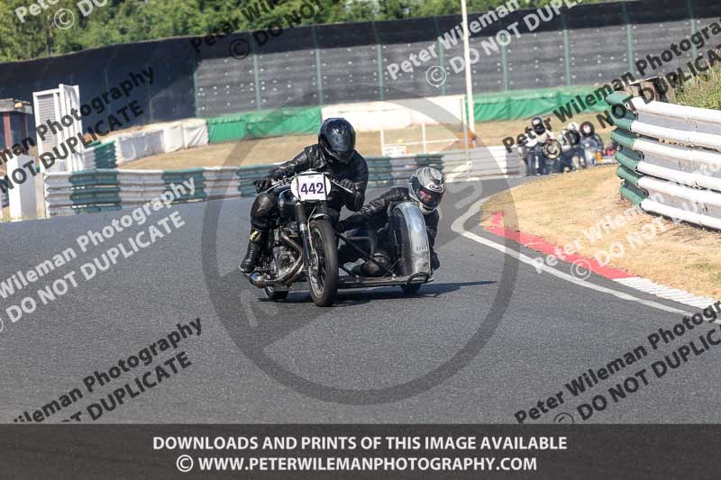 Vintage motorcycle club;eventdigitalimages;mallory park;mallory park trackday photographs;no limits trackdays;peter wileman photography;trackday digital images;trackday photos;vmcc festival 1000 bikes photographs