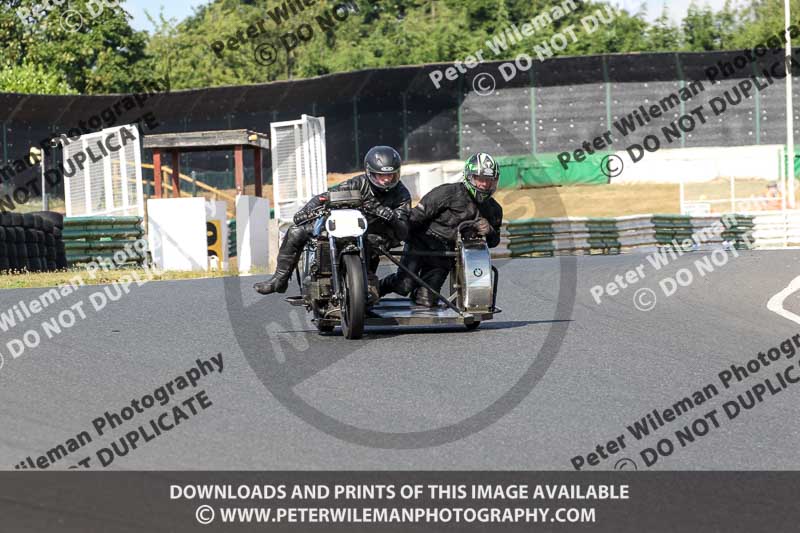 Vintage motorcycle club;eventdigitalimages;mallory park;mallory park trackday photographs;no limits trackdays;peter wileman photography;trackday digital images;trackday photos;vmcc festival 1000 bikes photographs