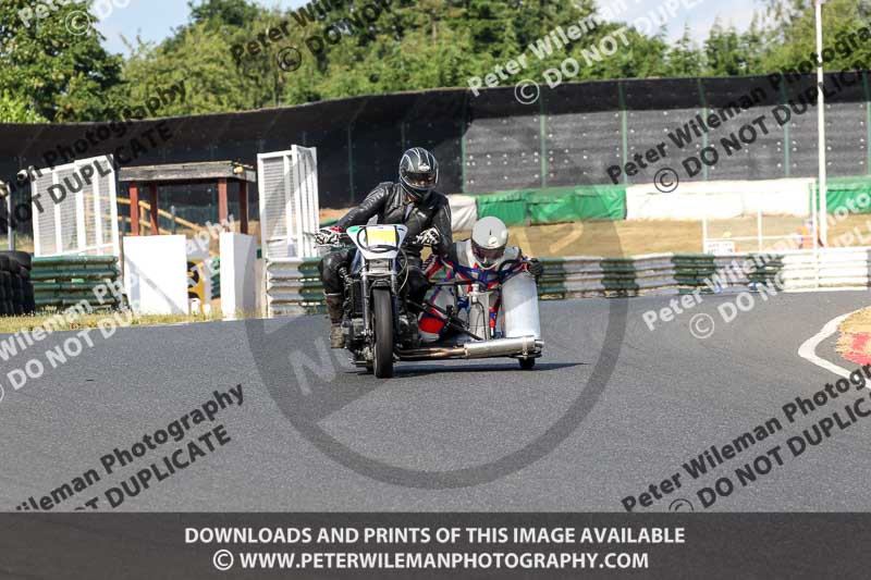 Vintage motorcycle club;eventdigitalimages;mallory park;mallory park trackday photographs;no limits trackdays;peter wileman photography;trackday digital images;trackday photos;vmcc festival 1000 bikes photographs