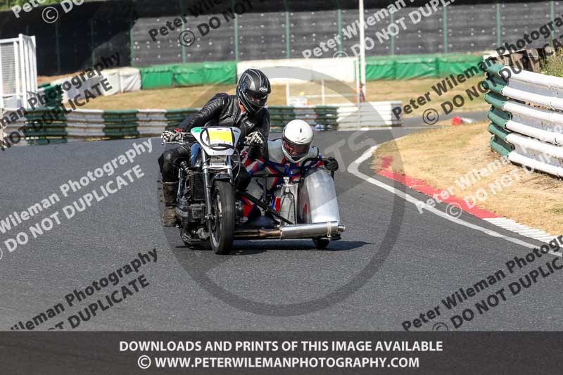 Vintage motorcycle club;eventdigitalimages;mallory park;mallory park trackday photographs;no limits trackdays;peter wileman photography;trackday digital images;trackday photos;vmcc festival 1000 bikes photographs