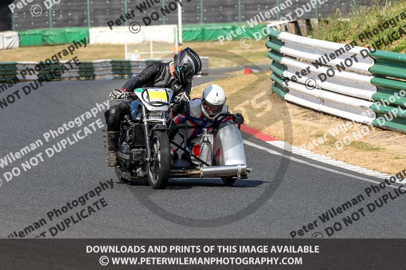 Vintage motorcycle club;eventdigitalimages;mallory park;mallory park trackday photographs;no limits trackdays;peter wileman photography;trackday digital images;trackday photos;vmcc festival 1000 bikes photographs