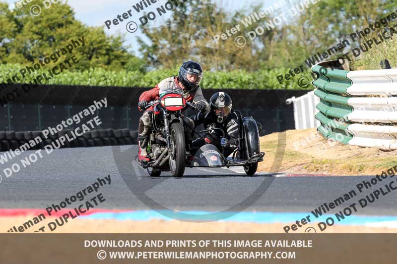 Vintage motorcycle club;eventdigitalimages;mallory park;mallory park trackday photographs;no limits trackdays;peter wileman photography;trackday digital images;trackday photos;vmcc festival 1000 bikes photographs