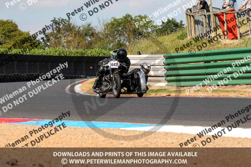 Vintage motorcycle club;eventdigitalimages;mallory park;mallory park trackday photographs;no limits trackdays;peter wileman photography;trackday digital images;trackday photos;vmcc festival 1000 bikes photographs